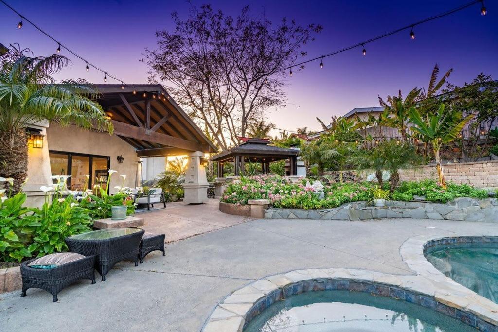 Resort Style Back Yard Heated Pool And Spa Encinitas Exterior foto
