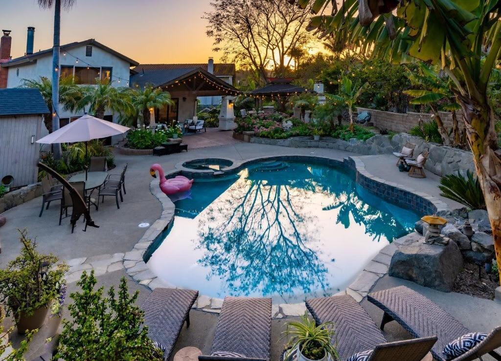 Resort Style Back Yard Heated Pool And Spa Encinitas Exterior foto