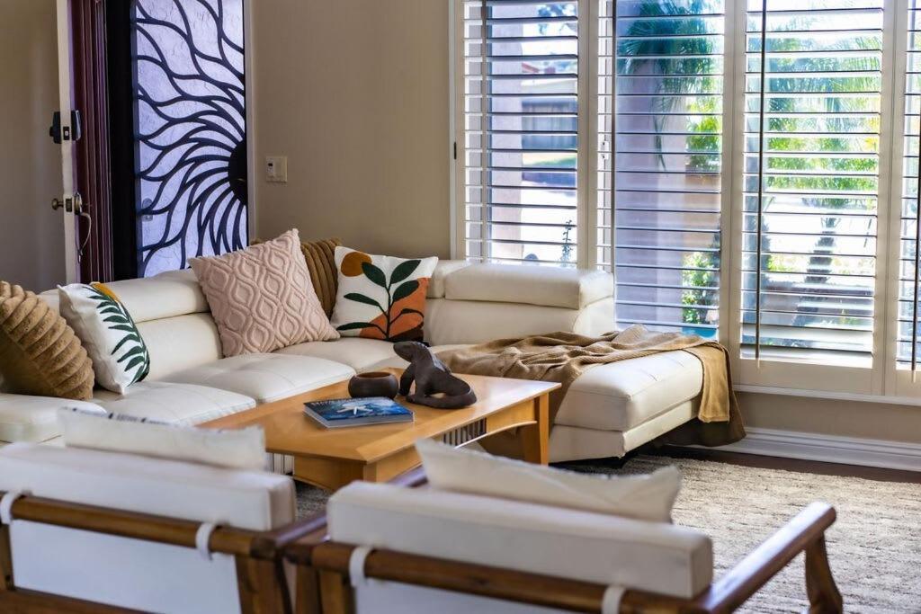 Resort Style Back Yard Heated Pool And Spa Encinitas Exterior foto